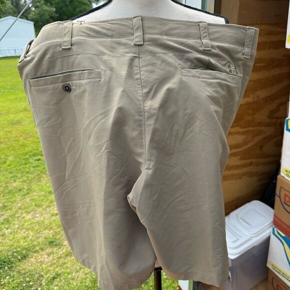 Under Armour Men's Tan Cargo Shorts - Picture 4 of 5